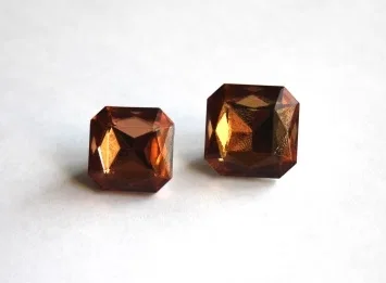 Пуговицы COL 5- (square glass 103 xl-03) 900 шт.